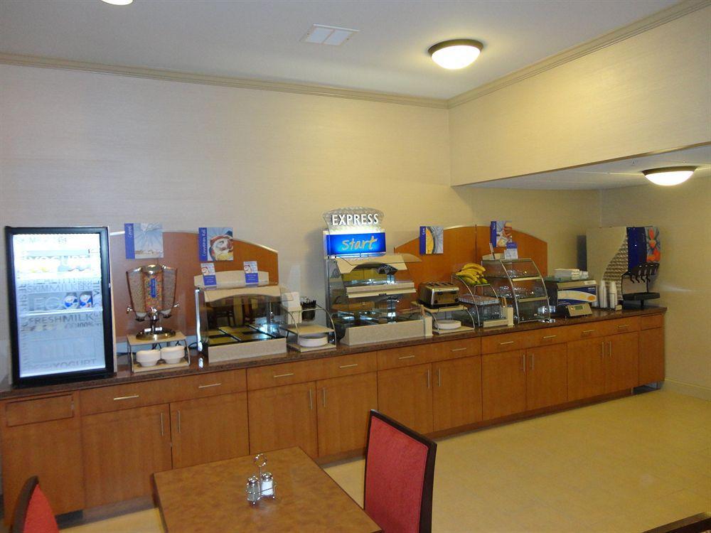 Holiday Inn Express & Suites Indianapolis North - Carmel By Ihg エクステリア 写真
