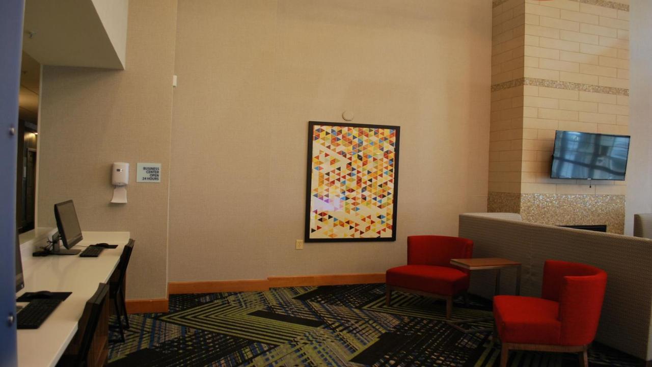 Holiday Inn Express & Suites Indianapolis North - Carmel By Ihg エクステリア 写真