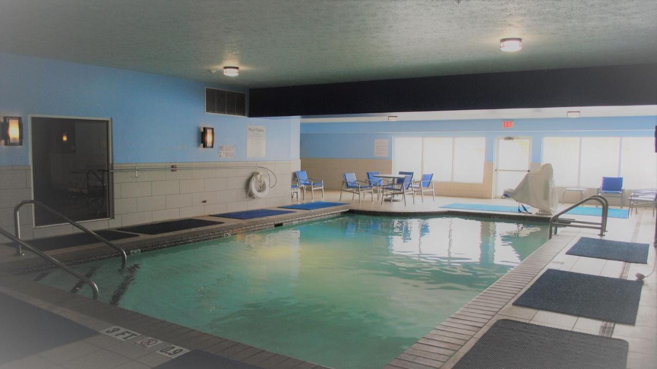 Holiday Inn Express & Suites Indianapolis North - Carmel By Ihg エクステリア 写真