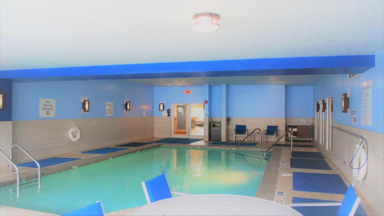 Holiday Inn Express & Suites Indianapolis North - Carmel By Ihg エクステリア 写真