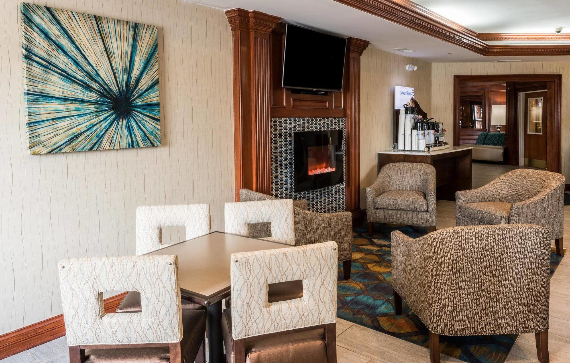 Holiday Inn Express & Suites Indianapolis North - Carmel By Ihg エクステリア 写真
