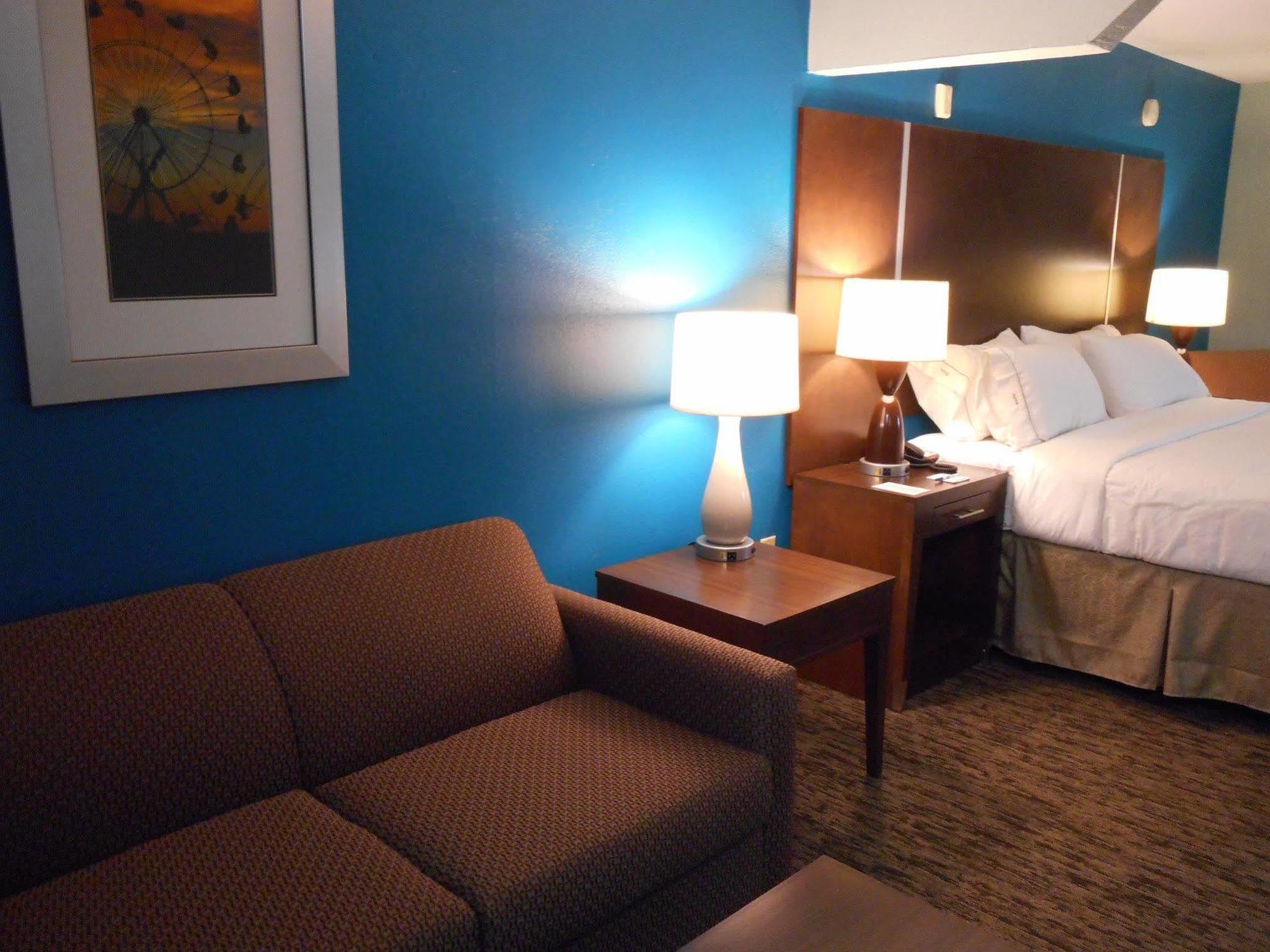 Holiday Inn Express & Suites Indianapolis North - Carmel By Ihg エクステリア 写真