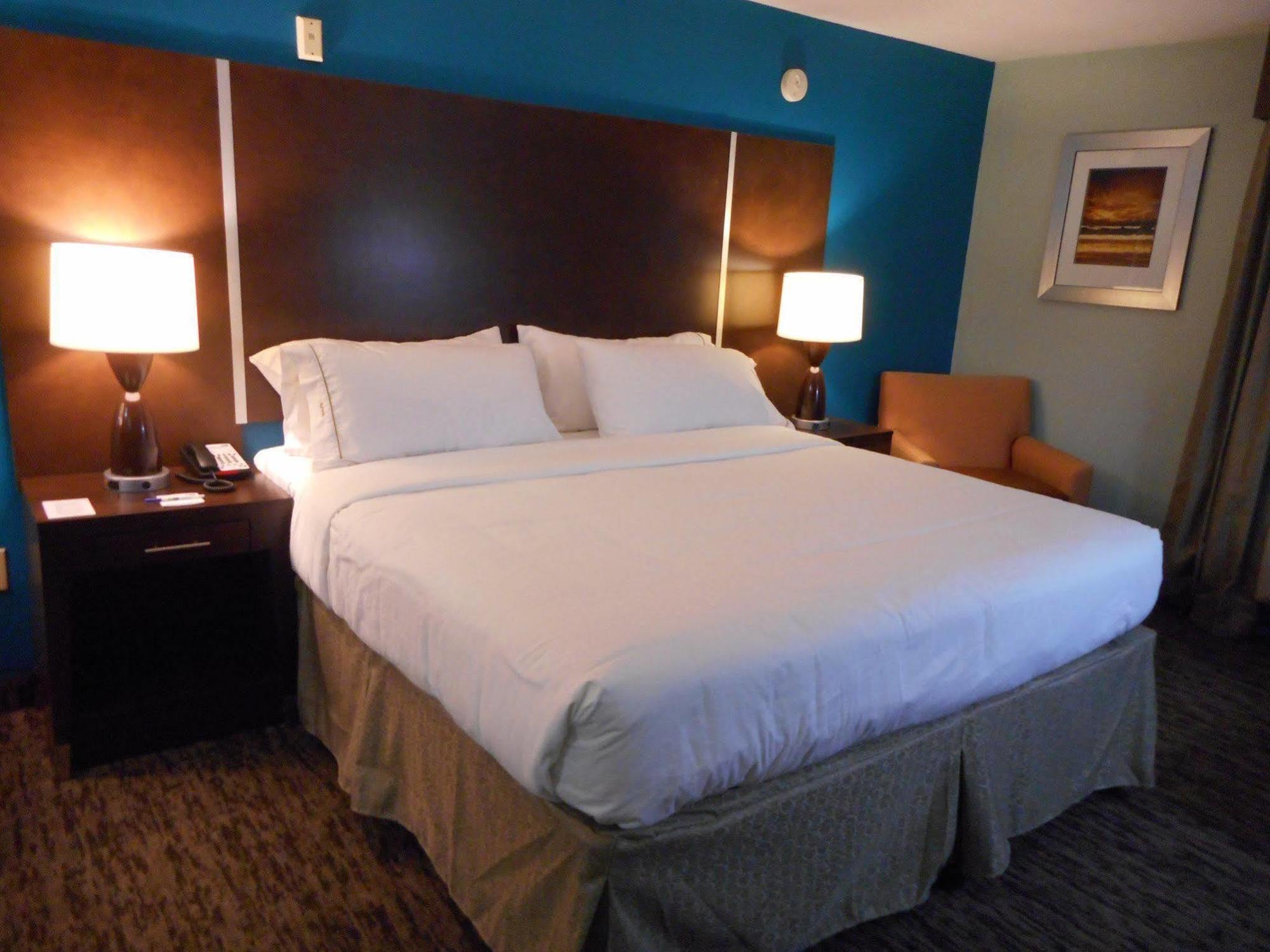Holiday Inn Express & Suites Indianapolis North - Carmel By Ihg エクステリア 写真