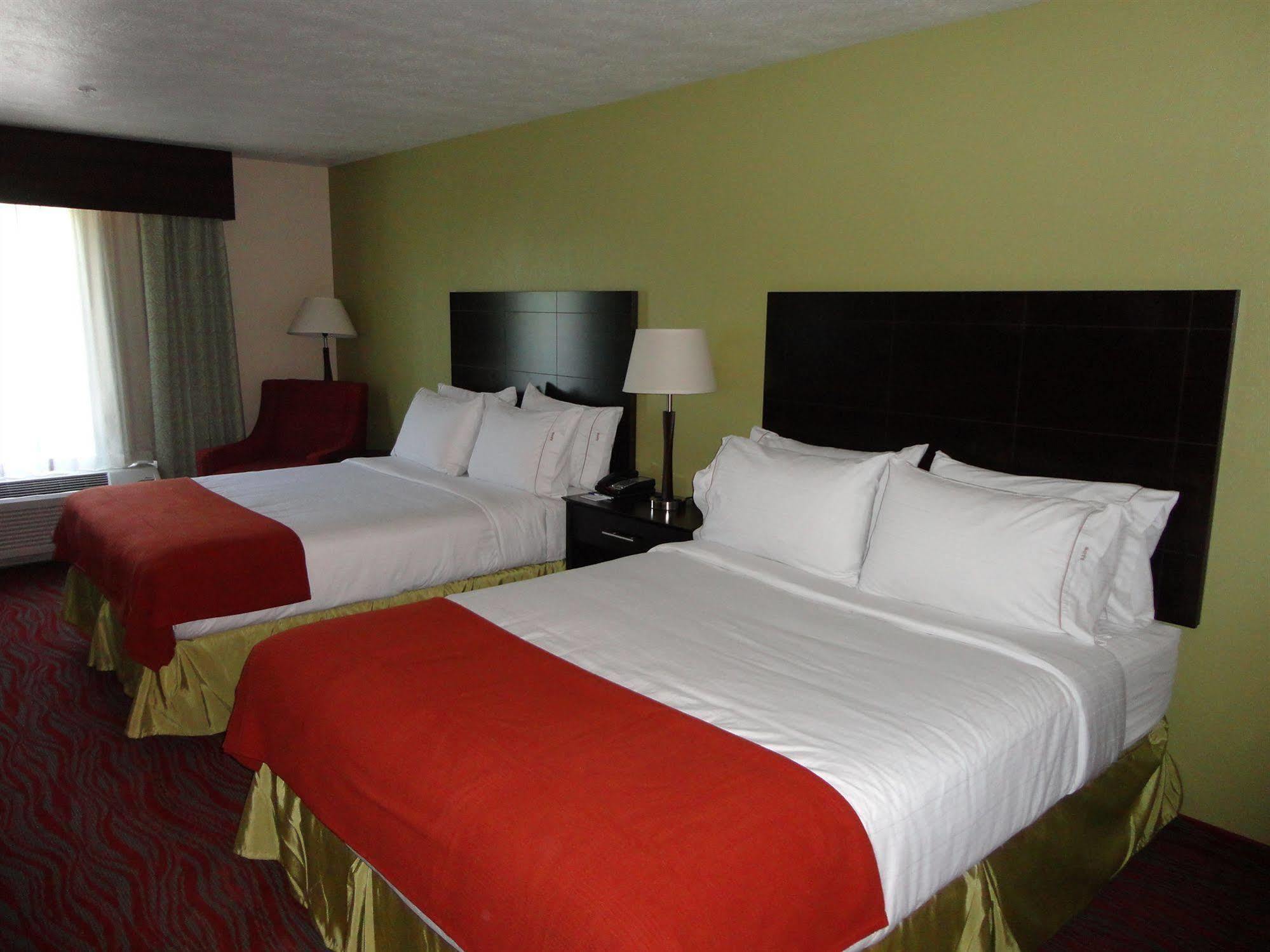 Holiday Inn Express & Suites Indianapolis North - Carmel By Ihg エクステリア 写真
